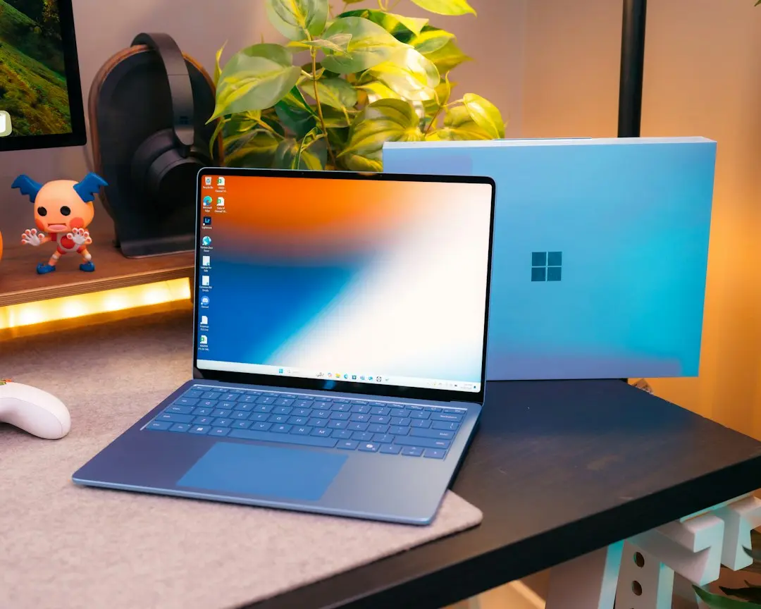 Recenzie Surface Laptop Ultra: Putere, Porturi și Performanță